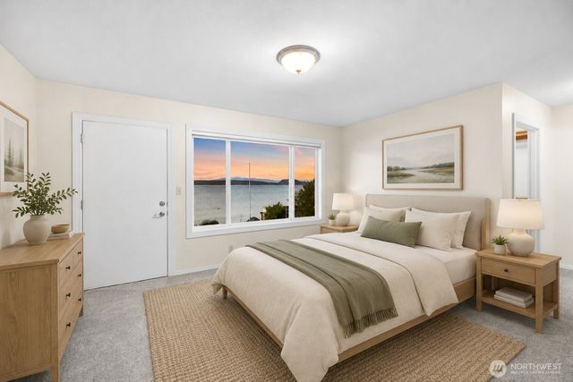 639 E Beacon View Drive, Oak Harbor, WA 98277