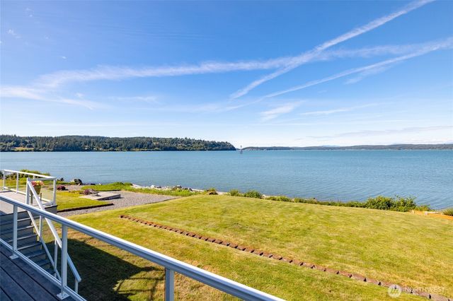 639 E Beacon View Drive, Oak Harbor, WA 98277