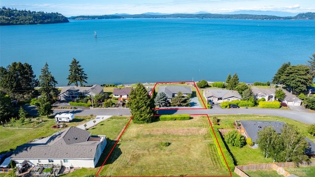 639 E Beacon View Drive, Oak Harbor, WA 98277