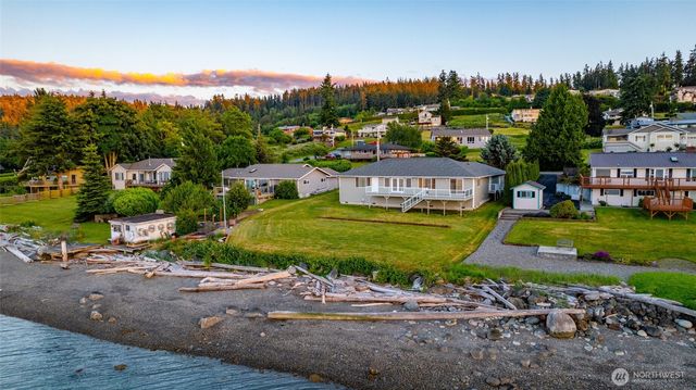 639 E Beacon View Drive, Oak Harbor, WA 98277