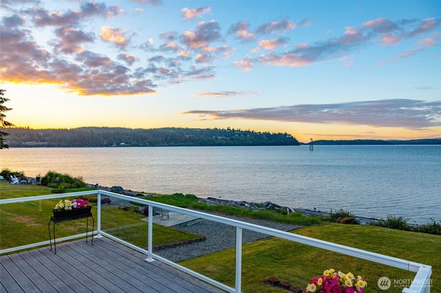 639 E Beacon View Drive, Oak Harbor, WA 98277