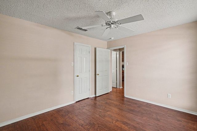 1249 Cross Creek Drive, Kennedale, TX 76060