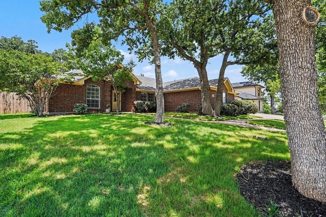 1249 Cross Creek Drive, Kennedale, TX 76060