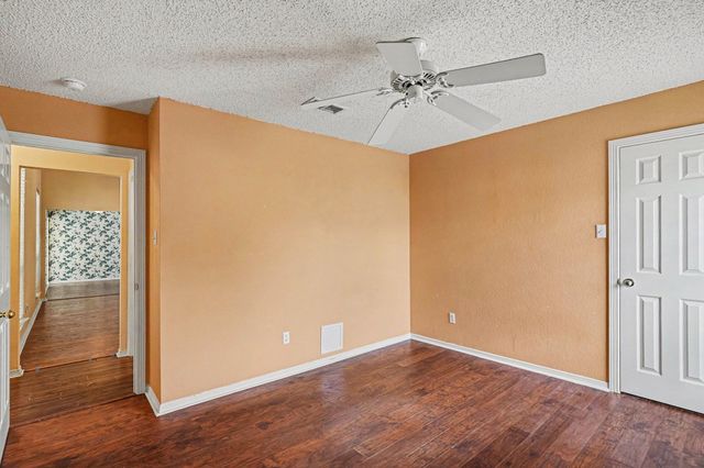 1249 Cross Creek Drive, Kennedale, TX 76060