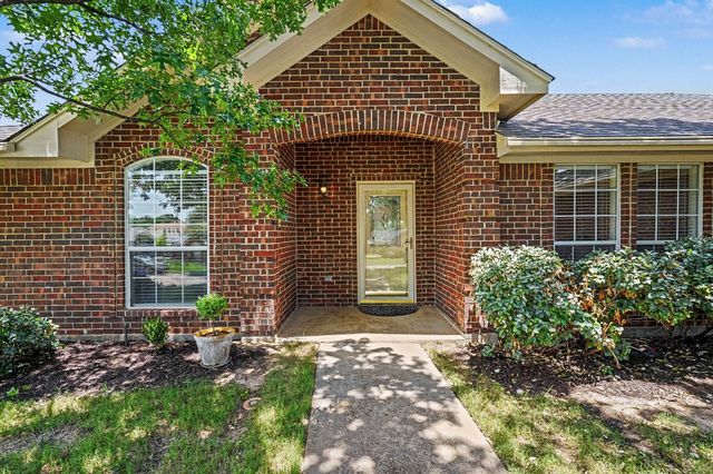 1249 Cross Creek Drive, Kennedale, TX 76060