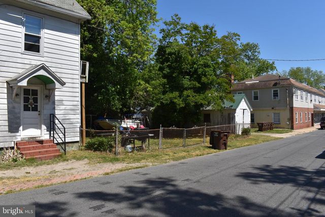 218 W END AVE, Cambridge, MD 21613