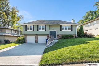 714 Donegal Drive, Papillion, NE 68046