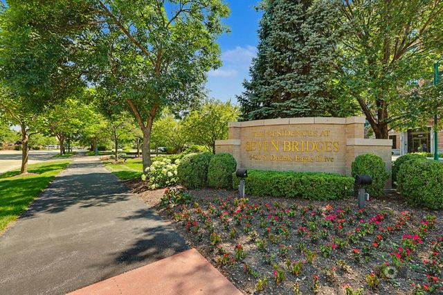6420 Double Eagle Drive 905, Woodridge, IL 60517