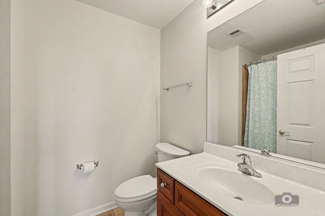 6420 Double Eagle Drive 905, Woodridge, IL 60517