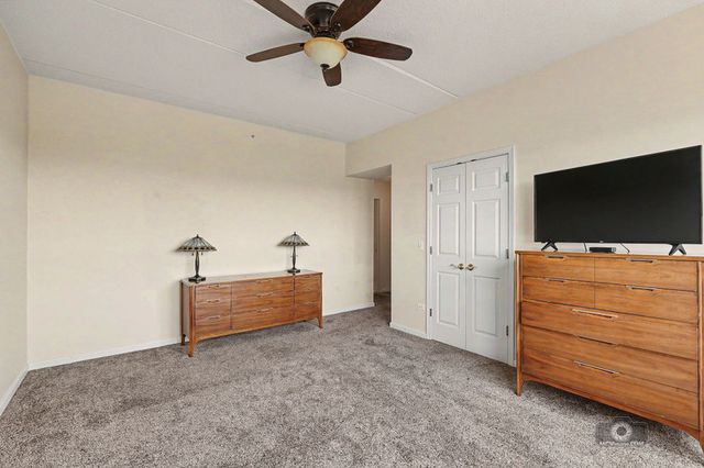 6420 Double Eagle Drive 905, Woodridge, IL 60517