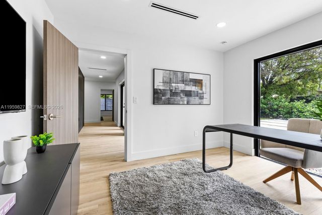 85 W Shore Dr W, Miami, FL 33133