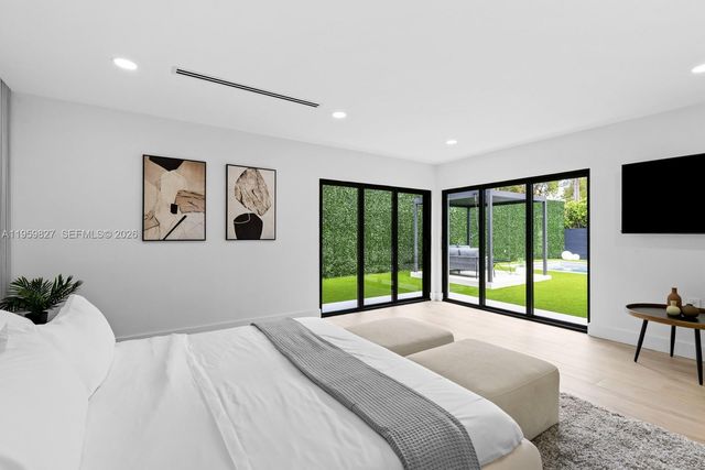 85 W Shore Dr W, Miami, FL 33133