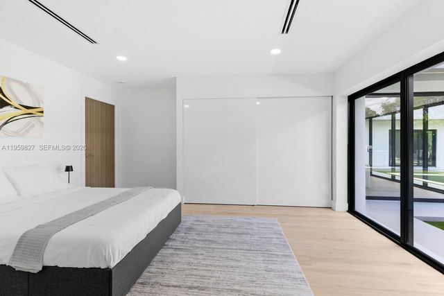 85 W Shore Dr W, Miami, FL 33133