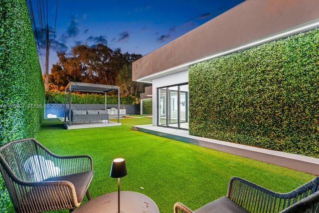 85 W Shore Dr W, Miami, FL 33133