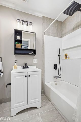 8065 Ogden Drive, Sterling Heights, MI 48314