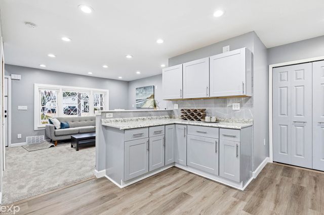 8065 Ogden Drive, Sterling Heights, MI 48314