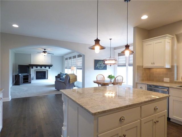 8202 W 166th Court, Overland Park, KS 66085