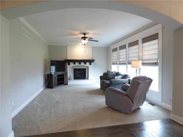 8202 W 166th Court, Overland Park, KS 66085