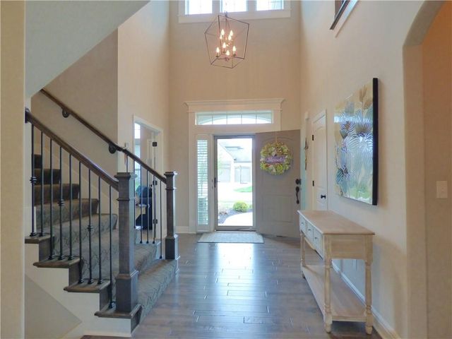 8202 W 166th Court, Overland Park, KS 66085