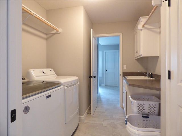 8202 W 166th Court, Overland Park, KS 66085