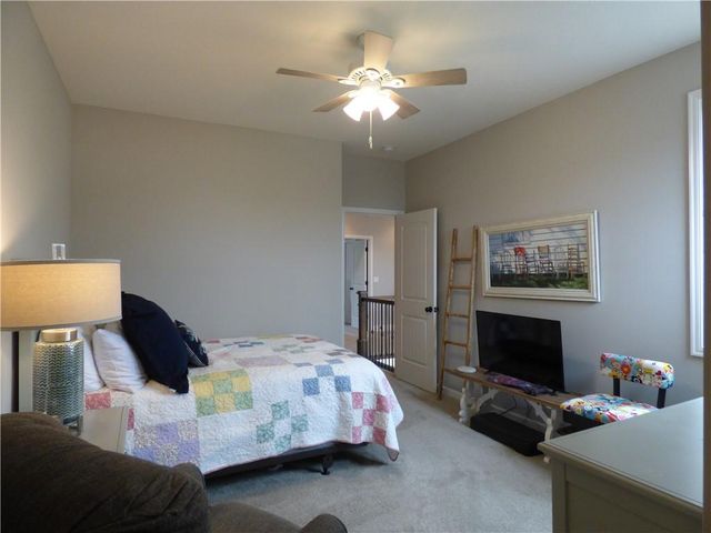 8202 W 166th Court, Overland Park, KS 66085
