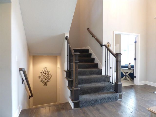 8202 W 166th Court, Overland Park, KS 66085