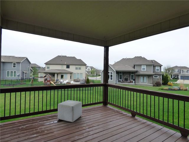 8202 W 166th Court, Overland Park, KS 66085