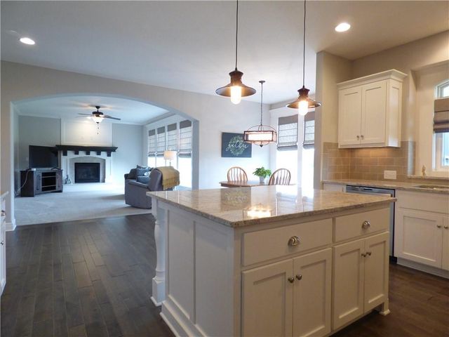 8202 W 166th Court, Overland Park, KS 66085
