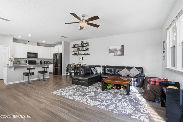 7129 AMBROSIUS Way, Jacksonville, FL 32258