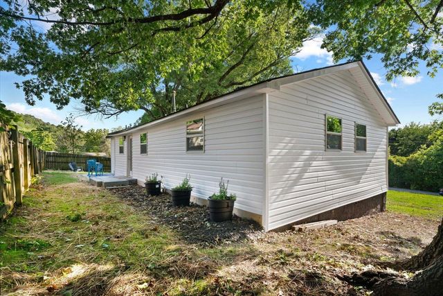 90 Whitman Street, Ringgold, GA 30736