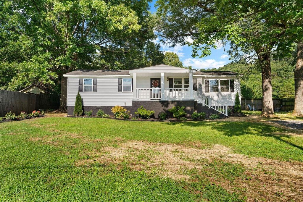 90 Whitman Street, Ringgold, GA 30736