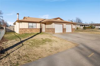 1401/1403 W Price Lane, Rogers, AR 72758