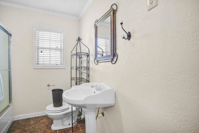 906 N 3rd Street, Brownfield, TX 79316