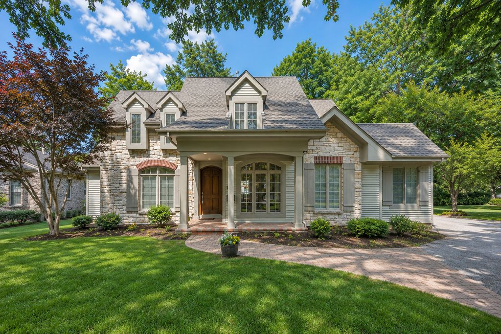 130 S Madison Street, Hinsdale, IL 60521