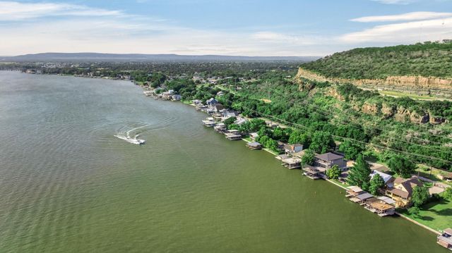 1002 Scenic LOOP, Kingsland, TX 78639