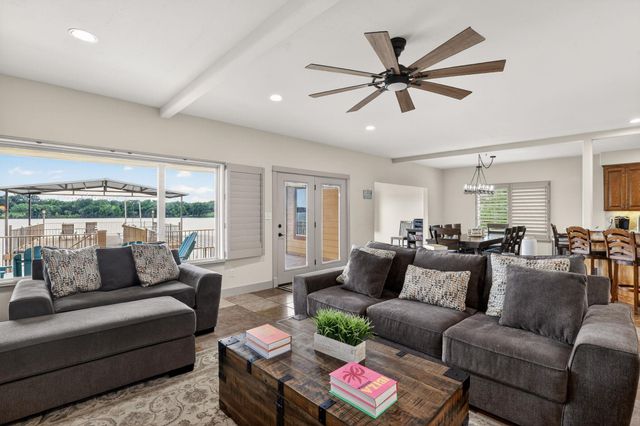 1002 Scenic LOOP, Kingsland, TX 78639