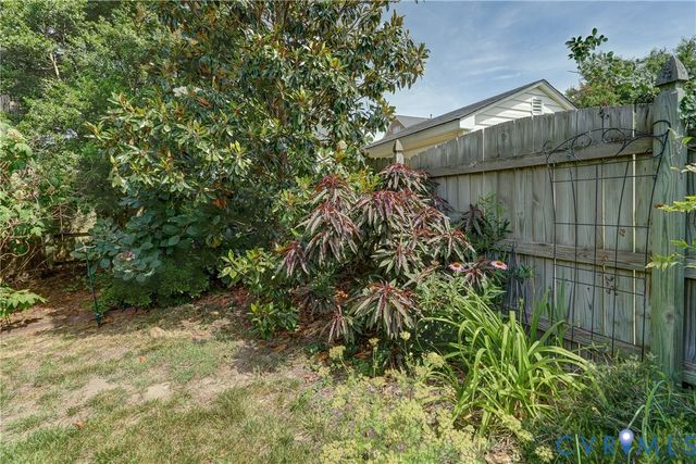 9426 Deer Stream Dr, Hanover, VA 23116