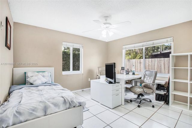 9330 SW 165th St, Palmetto Bay, FL 33157