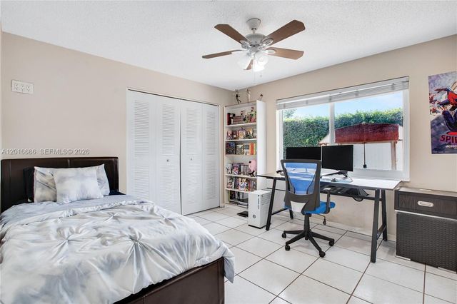 9330 SW 165th St, Palmetto Bay, FL 33157