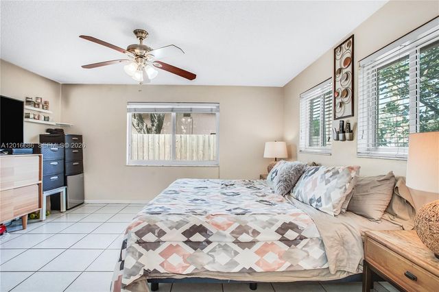 9330 SW 165th St, Palmetto Bay, FL 33157