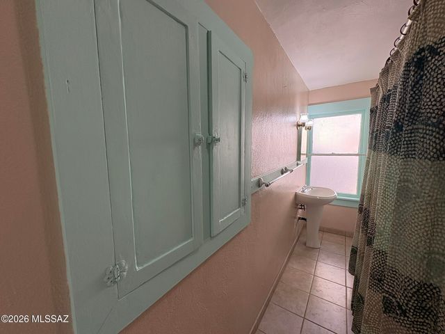 221 E Drachman Street, Tucson, AZ 85705