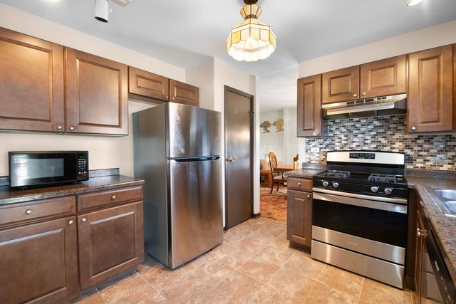 269 Yellow Pine Drive, Bolingbrook, IL 60440