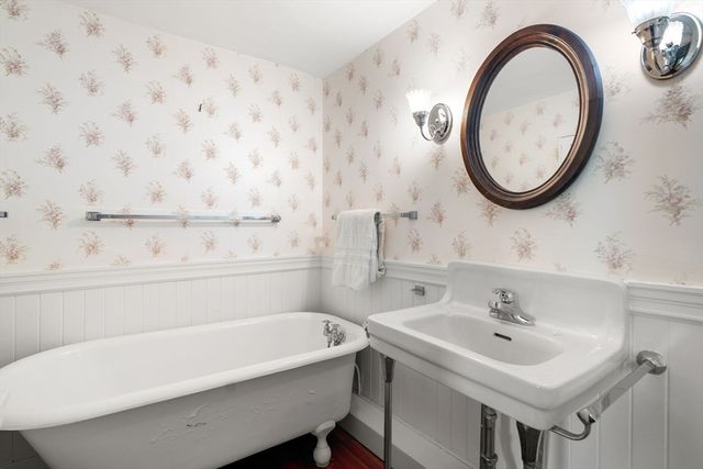 476 Cherry St, Bridgewater, MA 02324