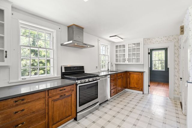 476 Cherry St, Bridgewater, MA 02324