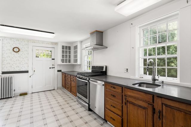 476 Cherry St, Bridgewater, MA 02324