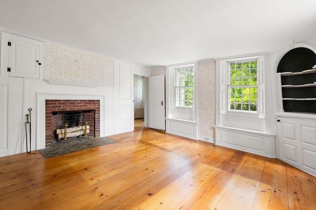 476 Cherry St, Bridgewater, MA 02324