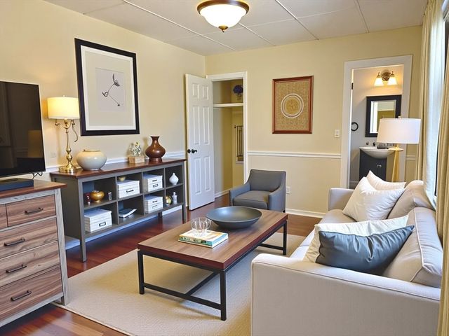 9 Bowdoin 6, Boston, MA 02114