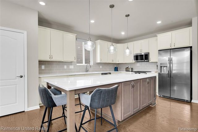 50222 Thatcher C Street, Canton, MI 48188