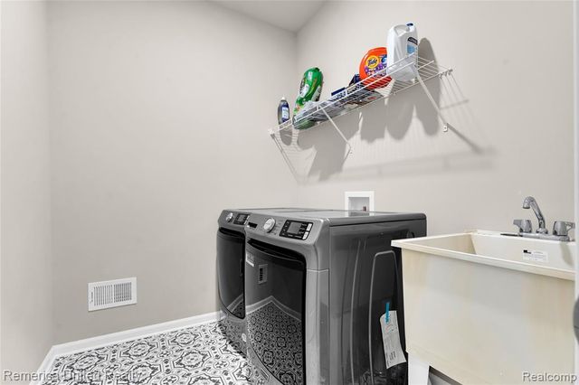 50222 Thatcher C Street, Canton, MI 48188