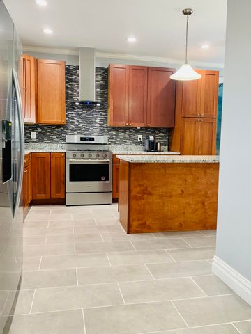 124 E 10th Street, Michigan City, IN 46360